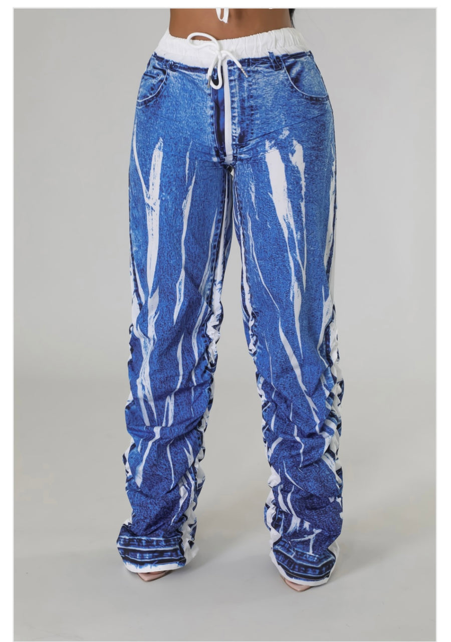The RYLA Parachute Pants (White/Blue Multi)