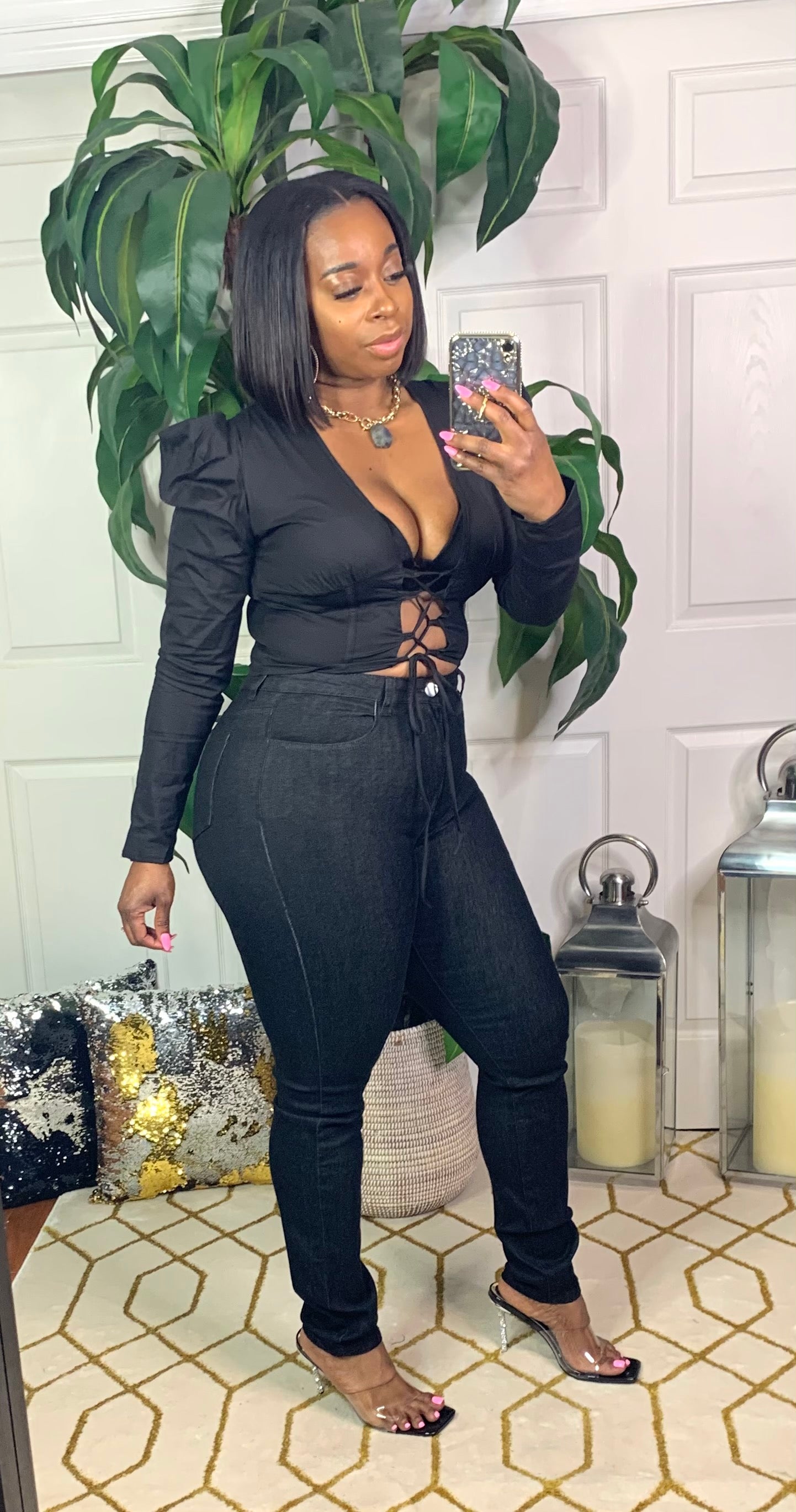 KISS AND TELL Shirt (Black)