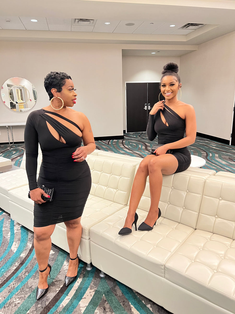 The STOP AND STARE One Shoulder Dress (Black)