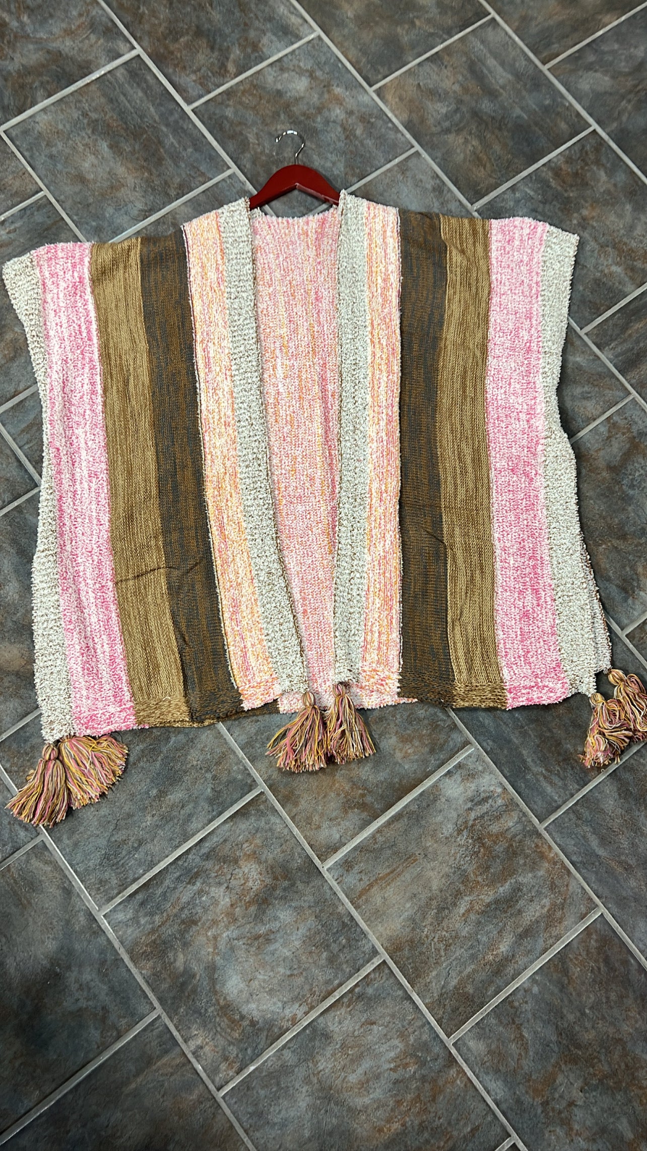The TUNU Tassel Poncho (Pink)