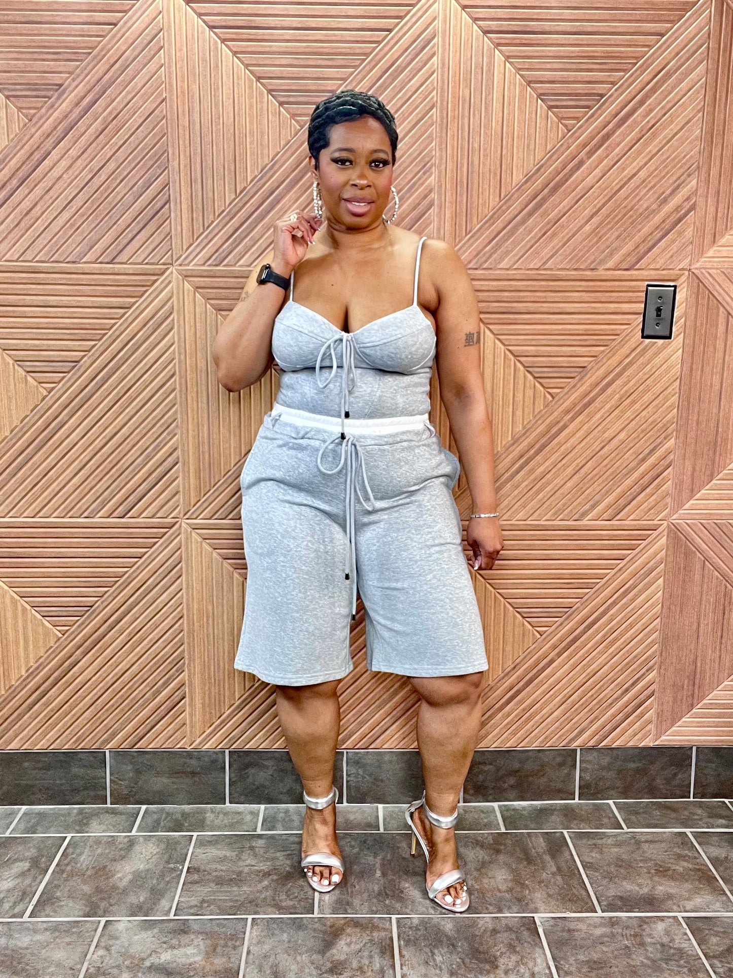 Model Off-Duty Set (Grey/White)