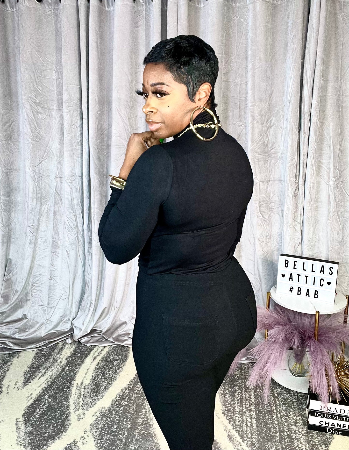 The RAVEN Turtleneck Top (Black)