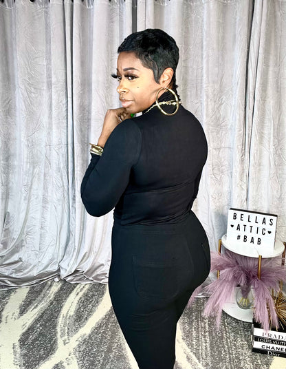 The RAVEN Turtleneck Top (Black)